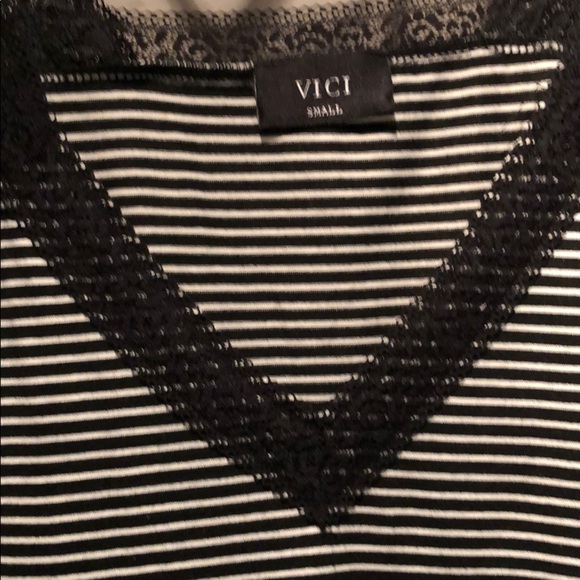 Vici lace sleeve top - Picture 5 of 6